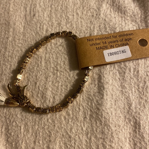 Tribal Style Gold&white Bracelet - Picture 3 of 4